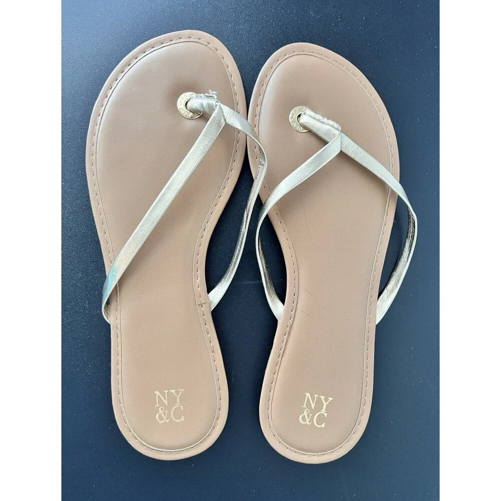 Women’s Size 9 Gold Flip-Flop Sandal Thong Flat New York And Co  ￼